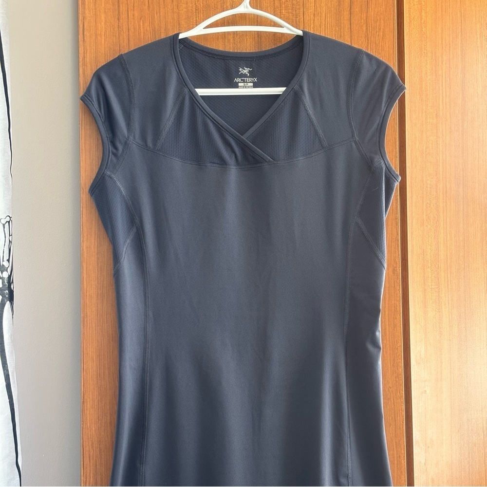 Arc'teryx Navy Short Sleeve V-Neck Activewear Mini Dress Tunic Size Small - Picture 5 of 7